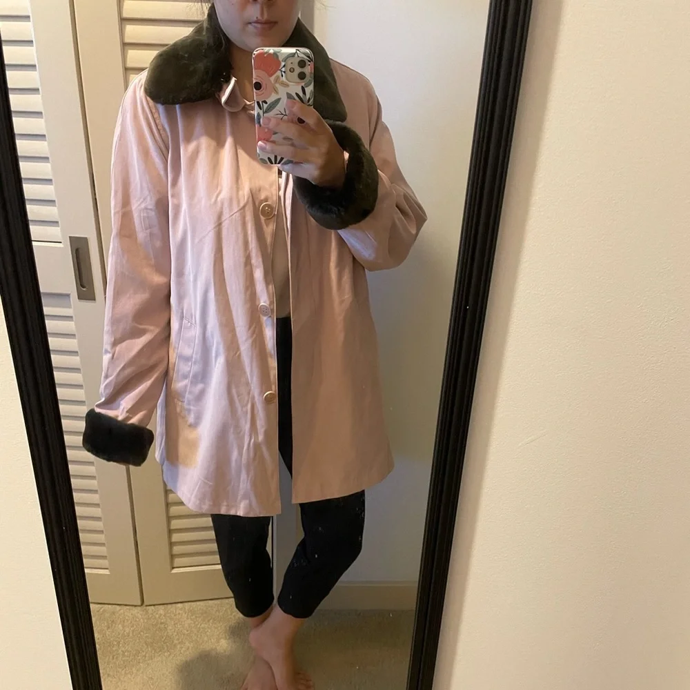 ๐5 for $25 Pink London Fog trench coat with fur detail - Picture 1 of 11